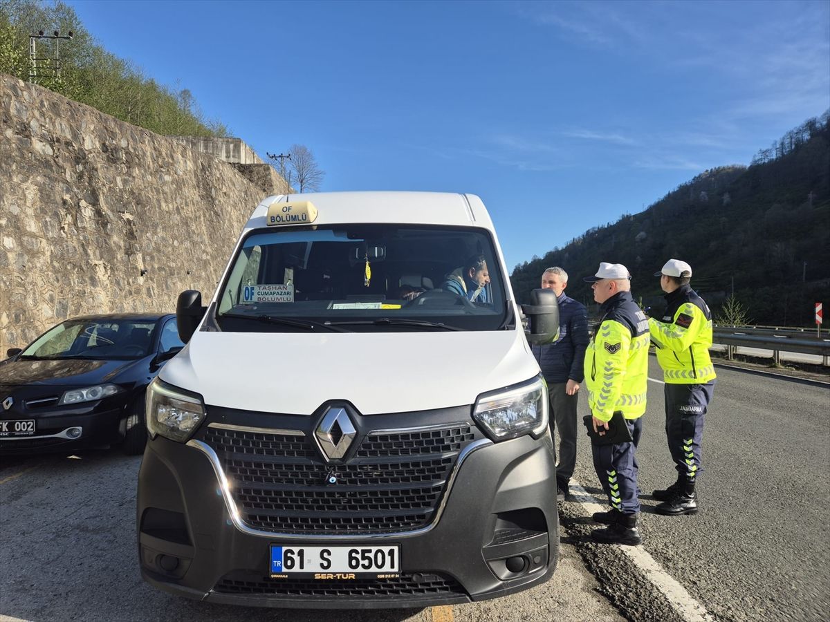 Trabzon Of’ta Öğrenci Servislerine Sıkı Denetim: Güvenlik Önlemleri Artırılıyor