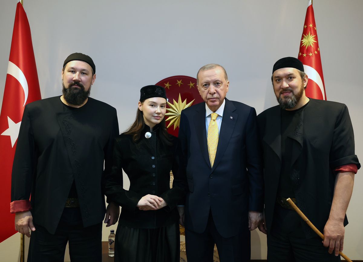 Cumhurbaşkanı Erdoğan'dan 'Ay Yola' Müzik Grubuna Özel Kabul