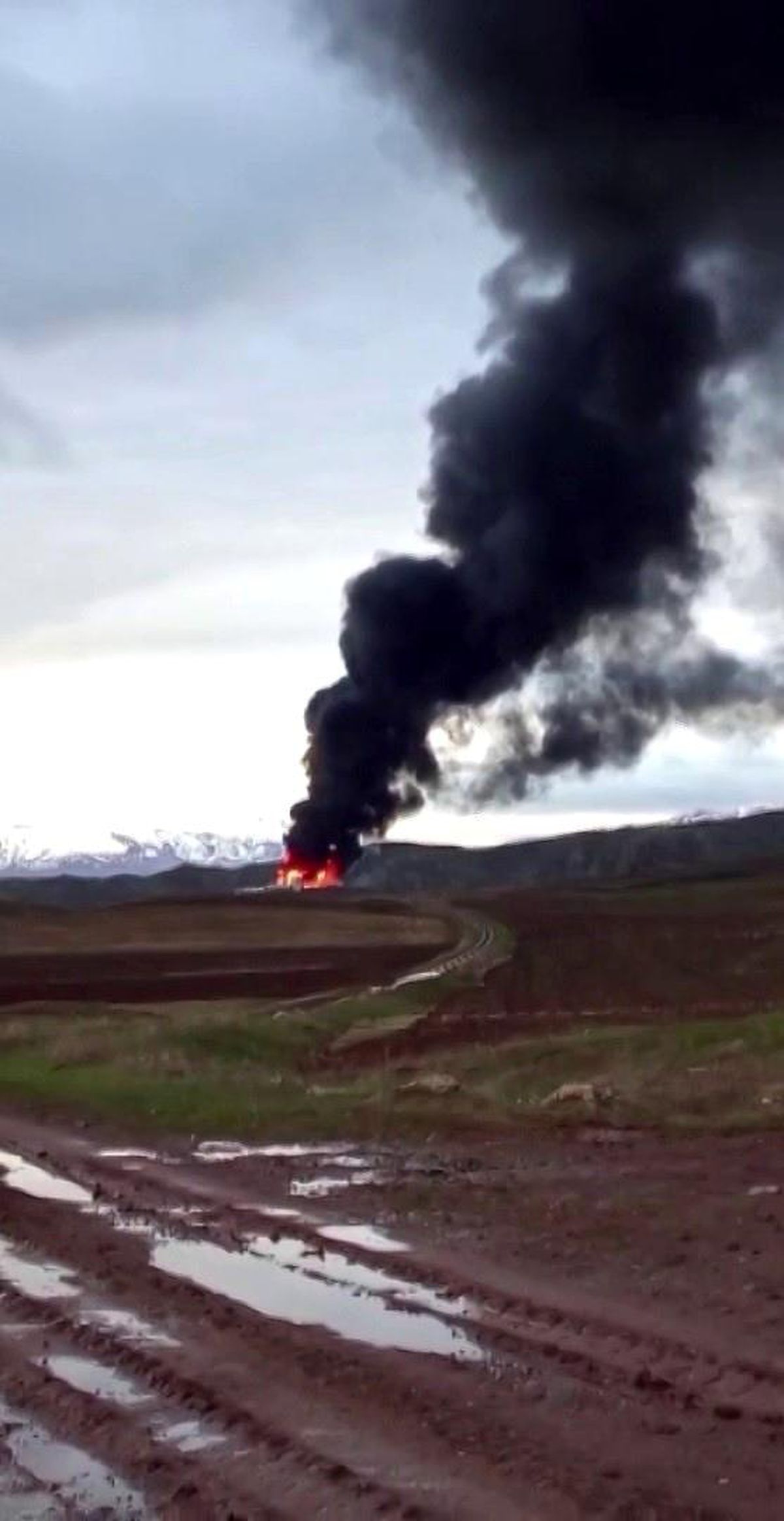 Sivas Zara'da Çiftlik Şantiyesinde Yangın: Sulama Boruları, Çadır ve Konteynerler Küle Döndü