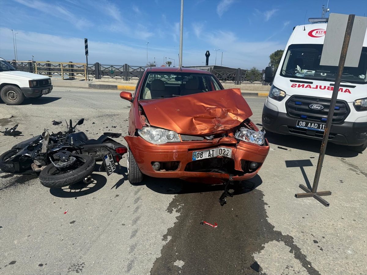 Artvin Arhavi’de Feci Kaza: Motosiklet Otomobille Çarpıştı, Sürücü Hayatını Kaybetti