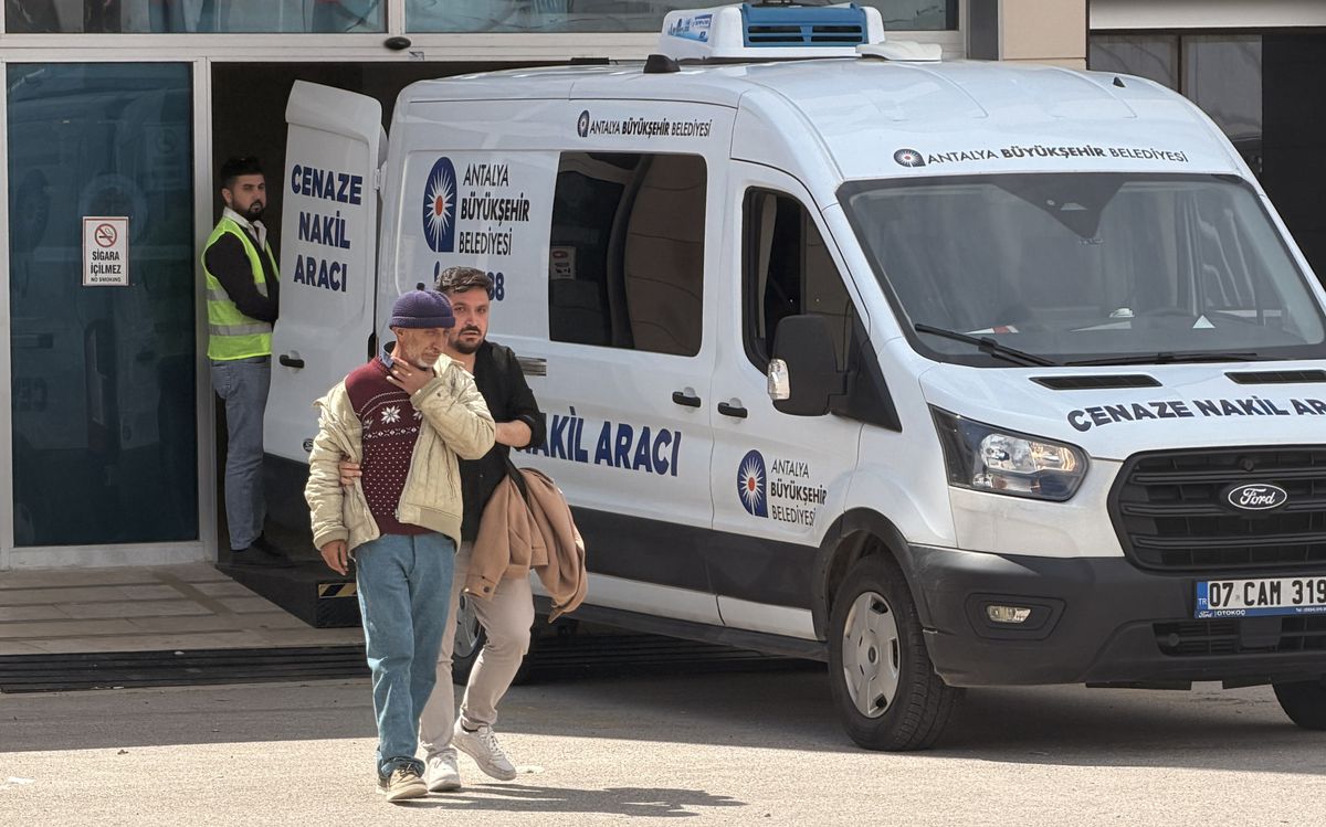 Antalya Korkuteli'nde Trafik Kazasında Ölen 2 Çocuğun Cenazeleri Ailelerine Teslim Edildi