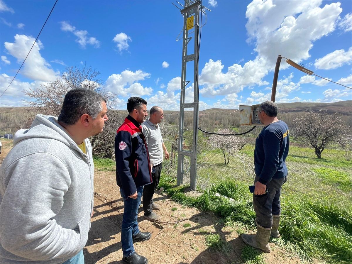 Kırşehir Mucur'da Besicilik Faciası: Elektrik Akımına Kapılan 4 Küçükbaş Hayvan Telef Oldu