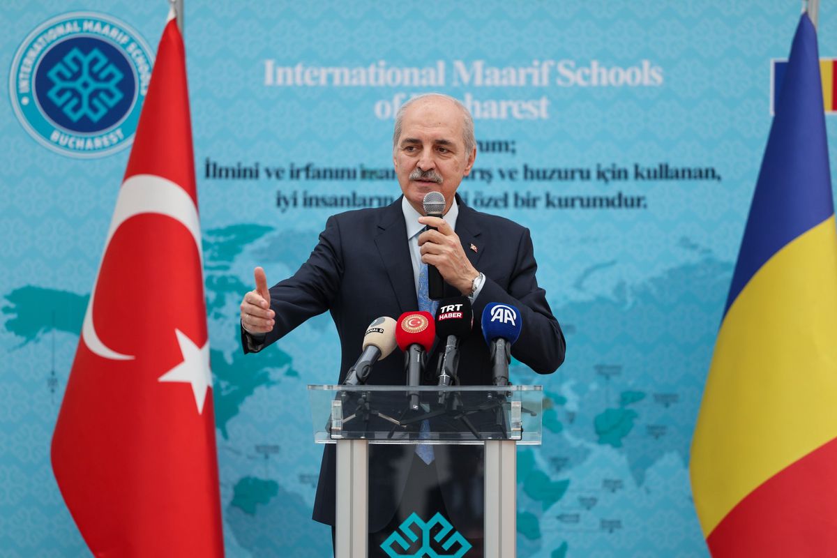 TBMM Başkanı Kurtulmuş, Bükreş'te Türk-Tatar Topluluğuyla Bir Araya Geldi