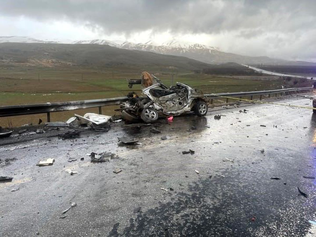 Malatya'da Korkunç Kaza: Tır ve Otomobilin Kafa Kafaya Çarpışması Sonucu 3 Kişi Hayatını Kaybetti
