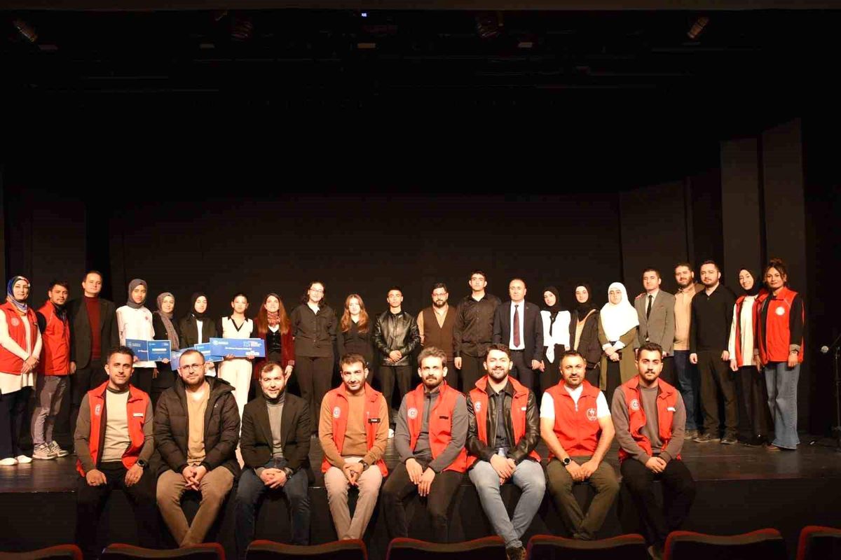 Erzurum Gençlik ve Spor’dan Şiir Yarışmasında Büyük Heyecan: 13-25 Yaş Aralığında Genç Şairler Yarıştı