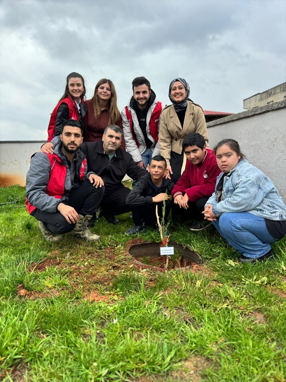 İslahiye’de Özel Eğitim Öğrencileri “Sevgiyle Büyüyen Bir Dünya” Projesi Kapsamında Fidan Dikti