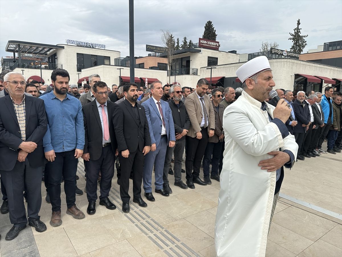 Kahramanmaraş’taki Okul Saldırısında Hayatını Kaybedenler İçin Malatya, Adıyaman ve Kilis’te Gıyabi Cenaze Namazı Kılındı