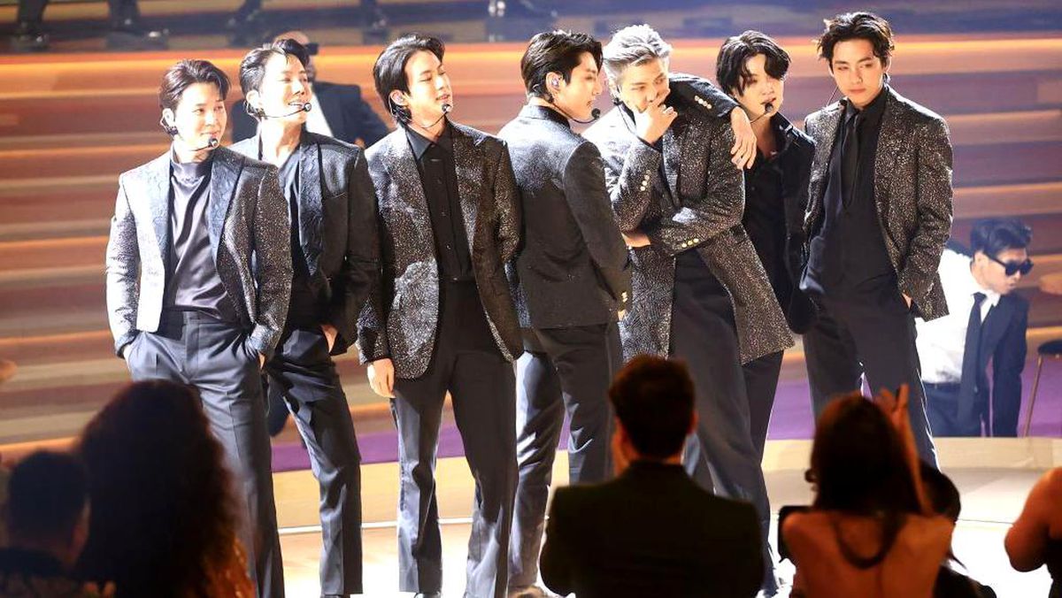 BTS’in Seul Gwanghwamun Meydanı’ndaki Geri Dönüş Konseri: 250 Bin Kişilik Dev Etkinlik ve Netflix Canlı Yayını