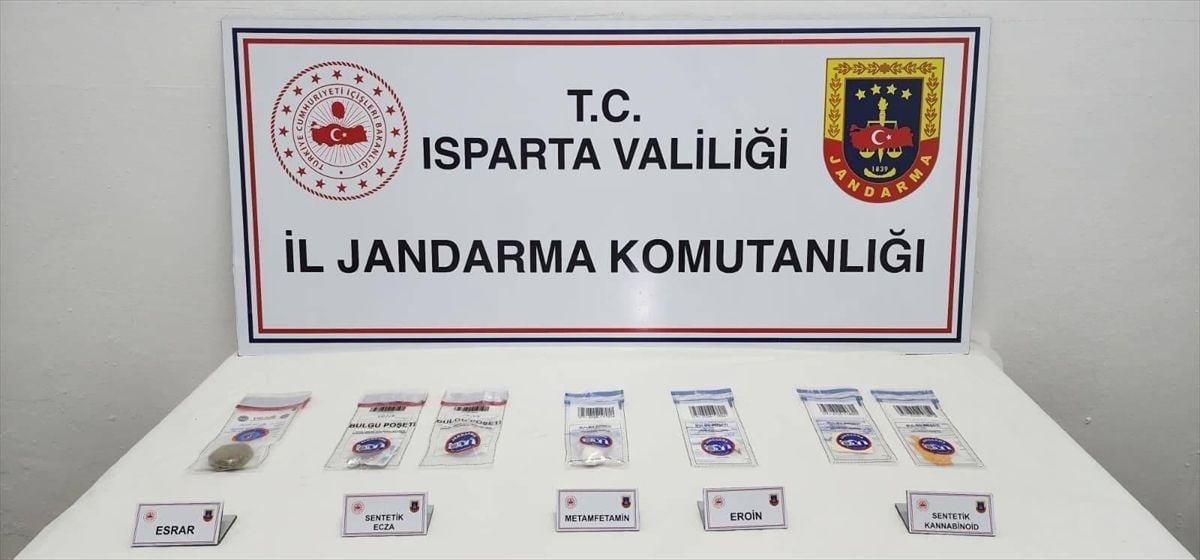 Isparta'da Uyuşturucu Operasyonları: 3 Şüpheli Tutuklandı, Binlerce Uyuşturucu Maddesi Ele Geçirildi