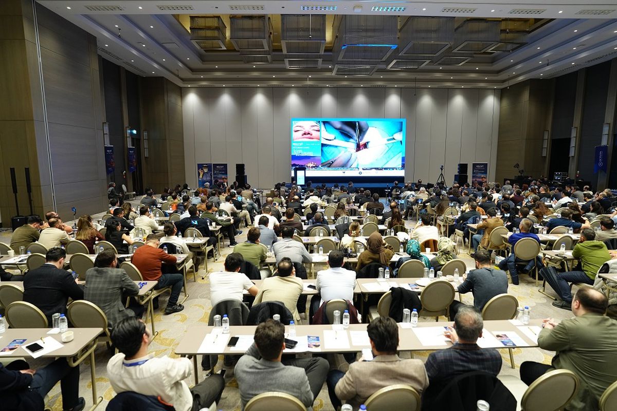 NoseCraft Canlı Cerrahi Toplantısı: Rinoplastide En Güncel Teknikler İstanbul'da Buluştu