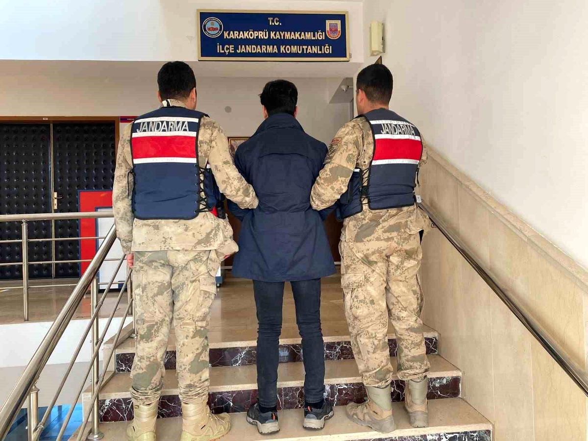 Şanlıurfa Karaköprü'de Hakkında 12 Yıl 6 Ay Hapis Cezası Olan Şahıs Jandarma Operasyonuyla Yakalandı