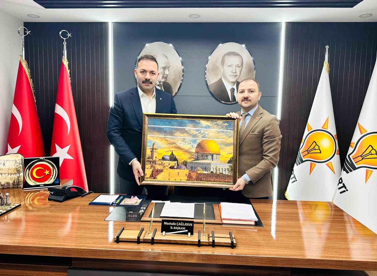 Zonguldak'ta Yeni Hizmet Binasında Anlamlı Ziyaret ve Mescid-i Aksa Tablosu Takdimi