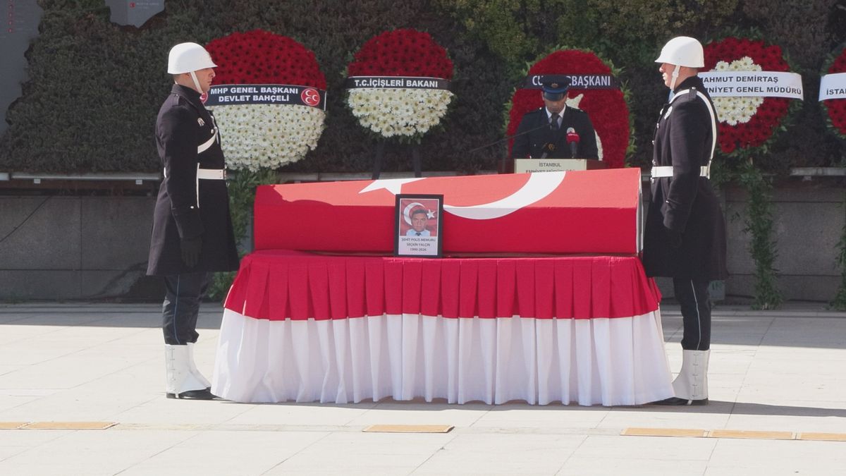 Başakşehir'deki Trafik Kazasında Şehit Olan Polis Memuru Seçkin Yalçın İçin İstanbul'da Tören Düzenlendi