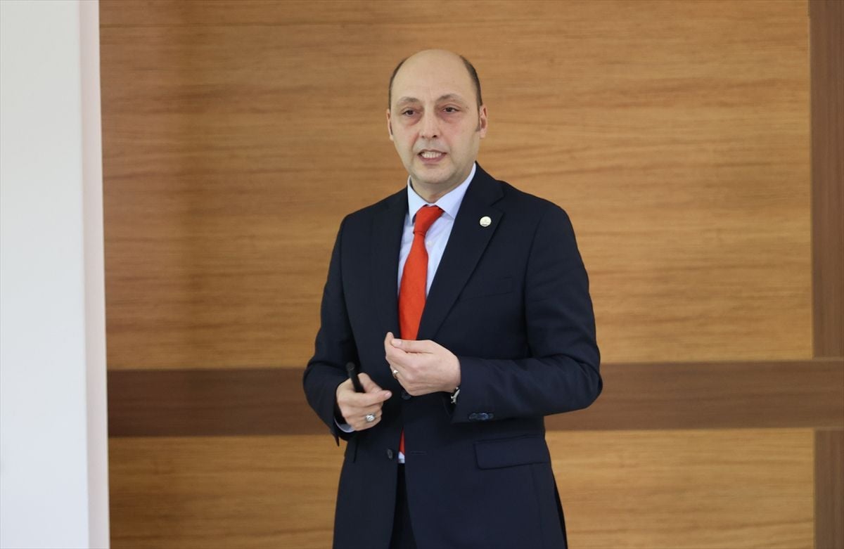 Yaşlılarda Kötü Ağız Sağlığı Alzheimer Riskini 4 Kat Artırıyor: Uzmanlardan Kritik Uyarılar