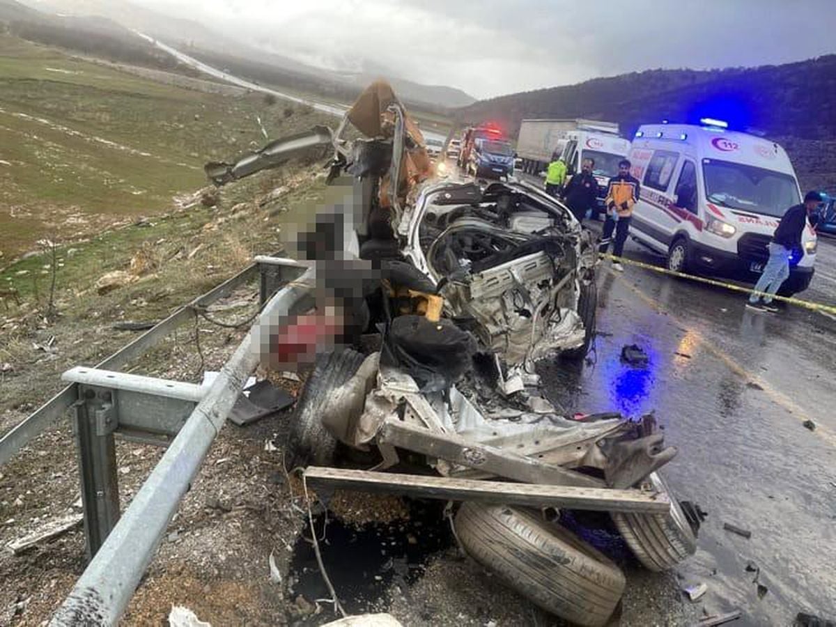 Malatya'da Tır ve Otomobilin Feci Kaza Anı: 3 Genç Hayatını Kaybetti
