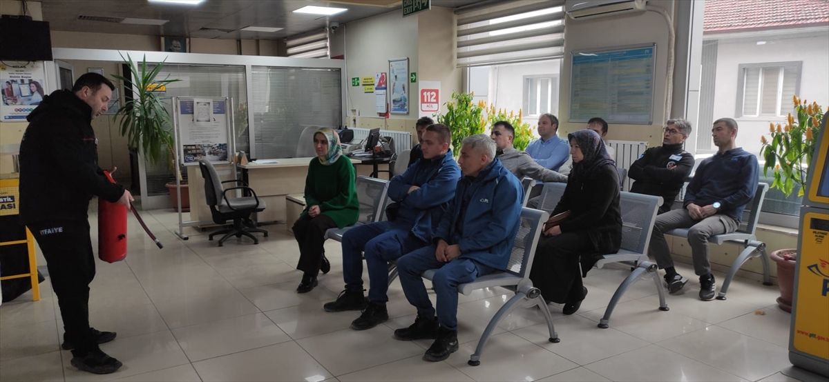 PTT Çalışanlarına Gümüşhacıköy Belediyesi’nden Profesyonel Yangın Tatbikatı