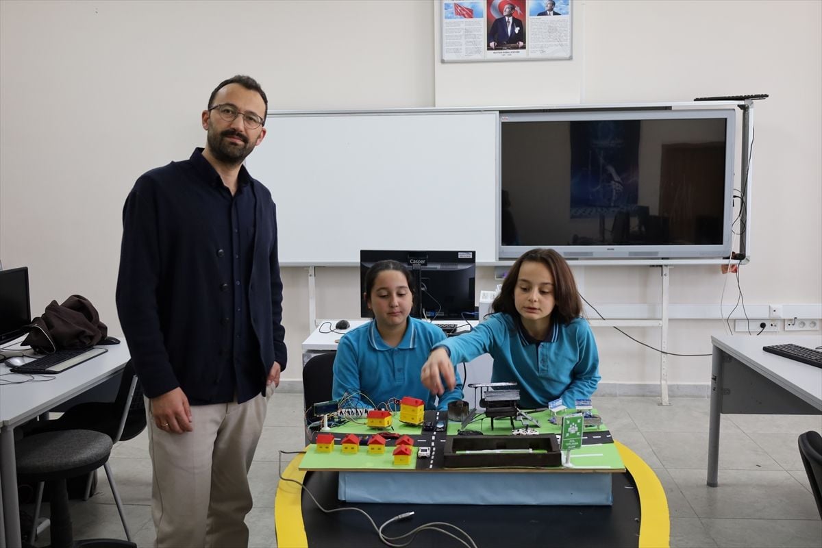 Çankırı Ortaokulu Öğrencilerinden Ankara'da Büyük Başarı: TÜBİTAK Bölge 3.'sü Oldular