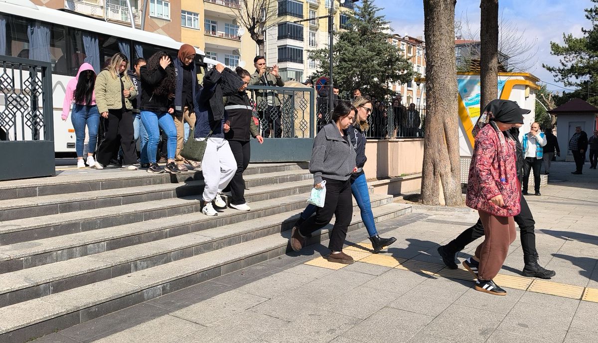 Tokat Merkezli 12 İlde Eş Zamanlı Operasyonda 64 Kişi Gözaltında