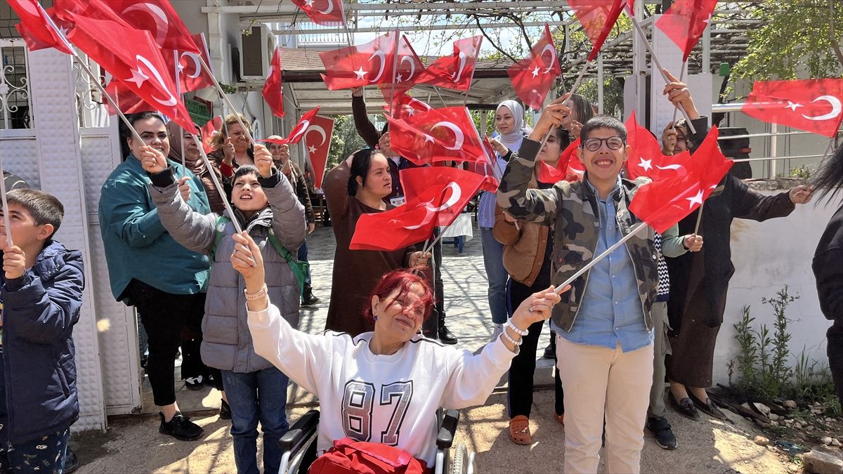Özel Gereksinimli Öğrencilerden Polis Haftası'na Duygulandıran Sürpriz Sahte Kavga İhbarı