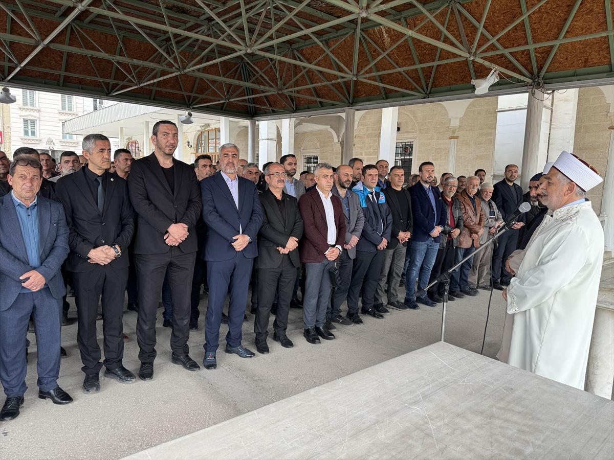 Kahramanmaraş’taki Okul Saldırısında Hayatını Kaybedenler İçin 6 İlde Gıyabi Cenaze Namazı Kılındı