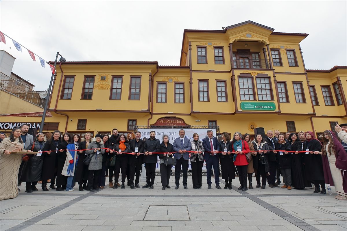 Çorum'da 3. Puduhepa Kadın Kültür Festivali Kapsamında 34 Kadın Ressamın Eseri Sergilendi