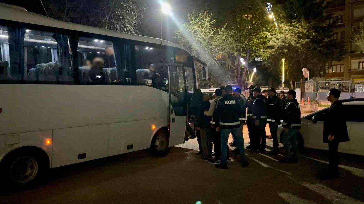 Tokat'ta “Joker Aday” Operasyonunda 14 Kişi Tutuklandı: Ehliyet Sınavında Yapay Zeka İle Sahte Kimlik Skandalı