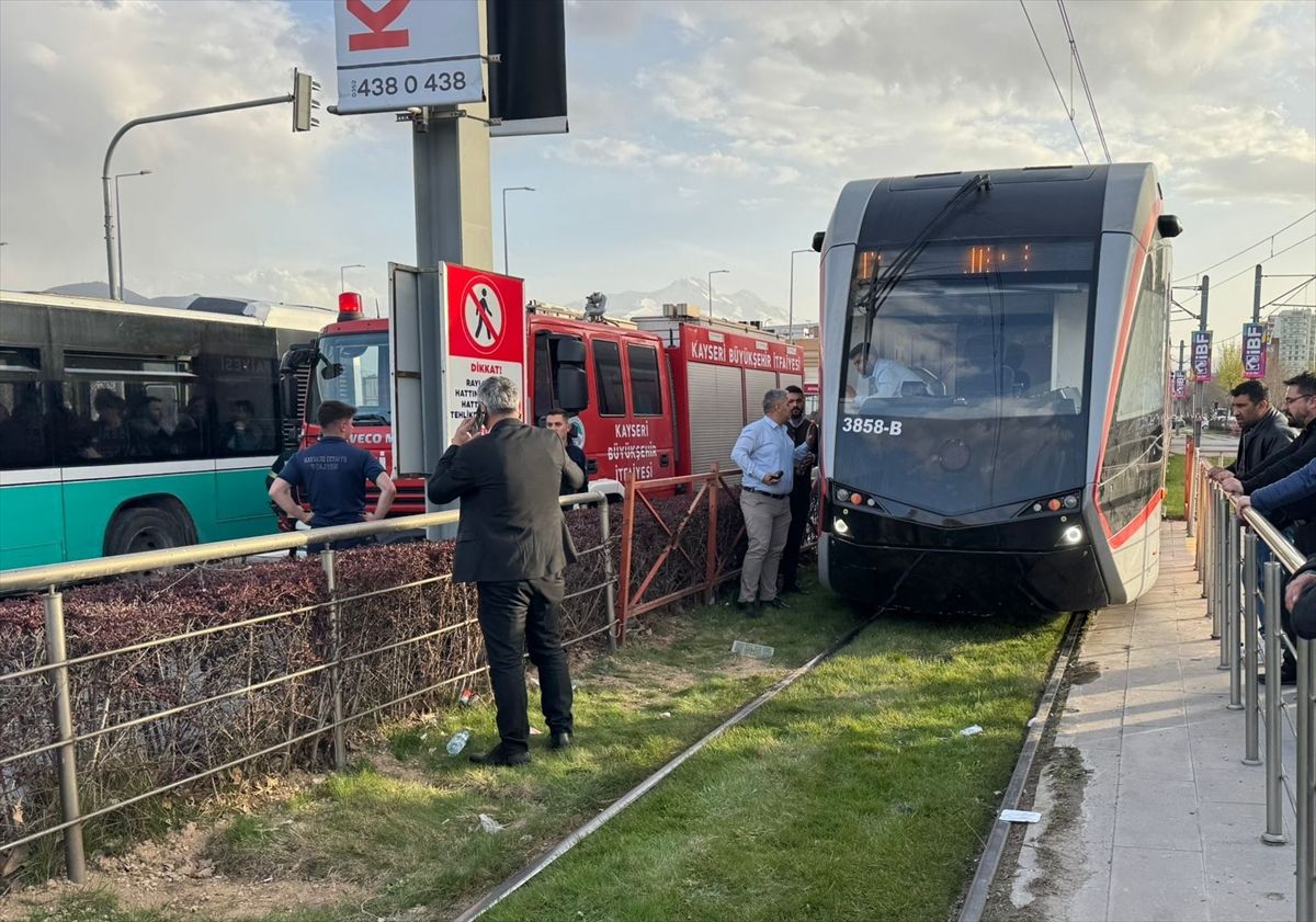 Kayseri Melikgazi’de Tramvayın Çarptığı Kadın Ağır Yaralandı