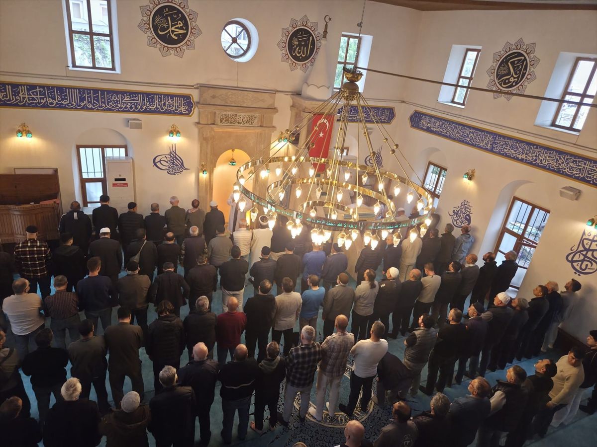 Muğla Marmaris’te Şehit Öğretmen ve Öğrenciler İçin Gıyabi Cenaze Namazı Kılındı