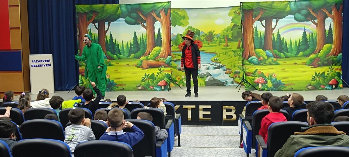 Pazaryeri Anaokulu Öğrencilerine Özel  Arı Maya  Tiyatro Oyunu 27 Mart Dünya Tiyatrolar Günü'nde Sahnelendi