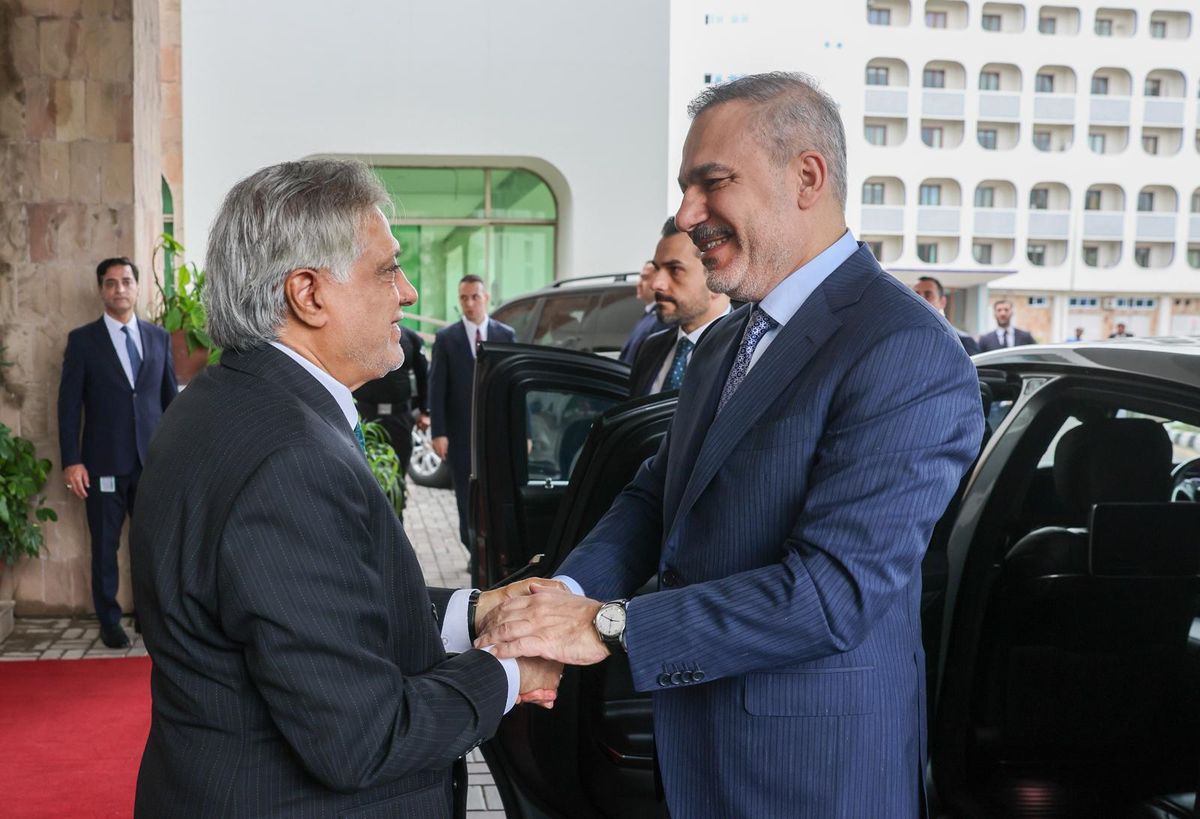 Hakan Fidan, Pakistan Dışişleri Bakanı Muhammed İshak Dar ile İslamabad'da Görüştü