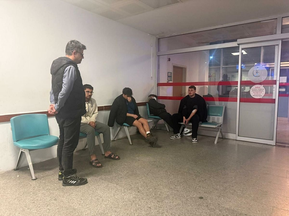 Çanakkale'de 73 Üniversite Öğrencisi Yurtlarda Mide Bulantısı ve Kusma Nedeniyle Hastaneye Kaldırıldı