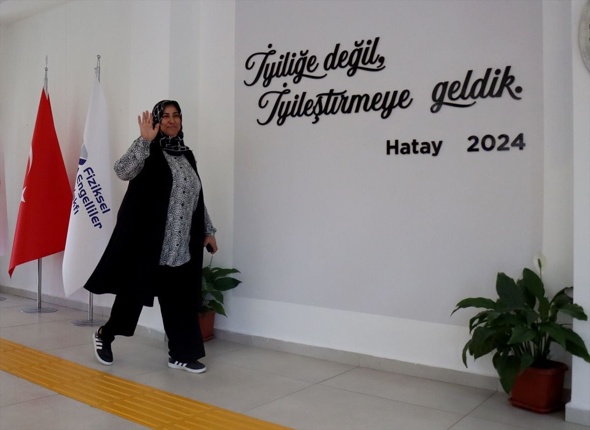 Hatay Depremzede Özgür İşçioğlu, Yeni Proteziyle Yeniden Yürümeye Başladı
