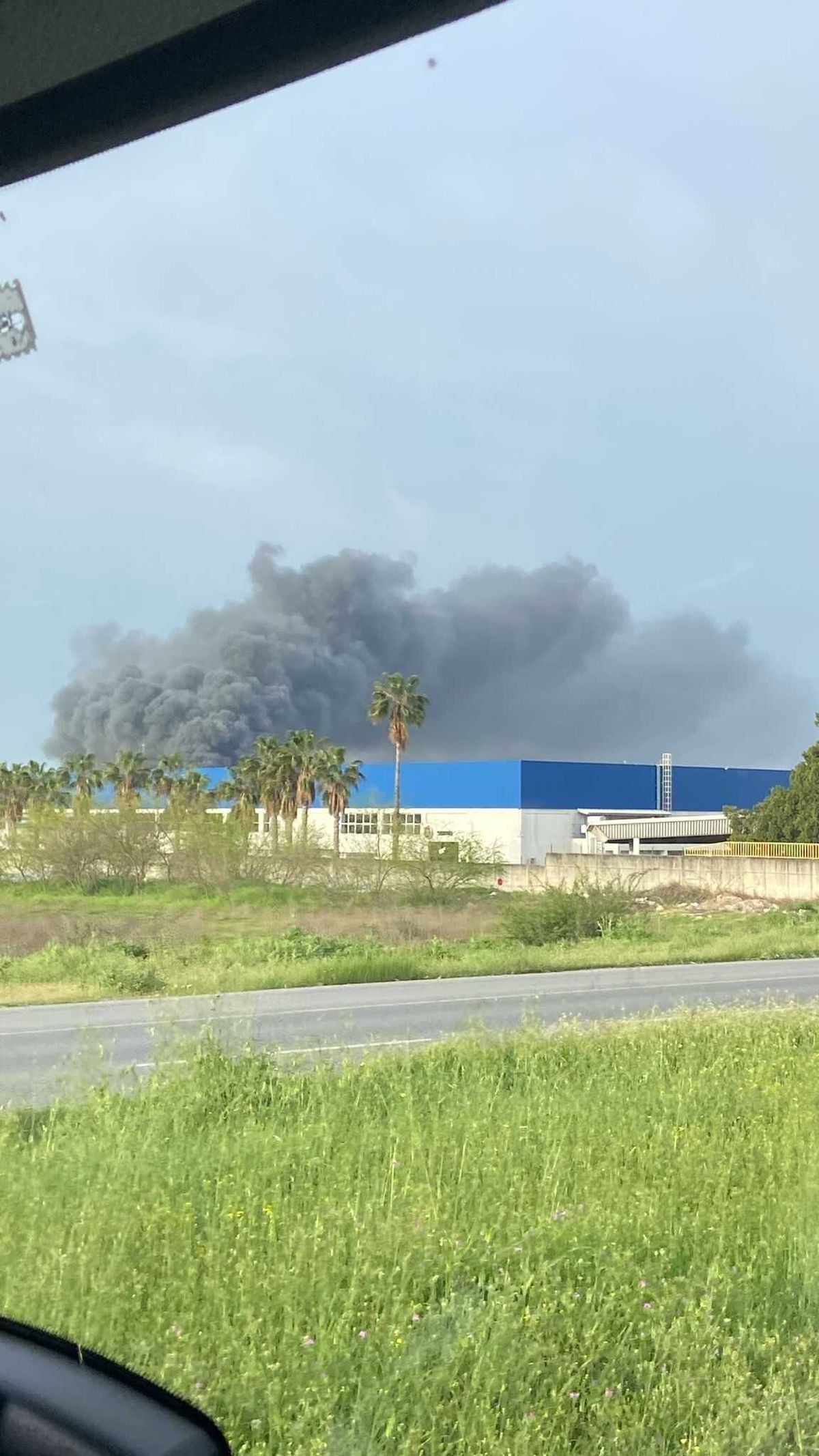 Adana’da Geri Dönüşüm Tesisinde Korkutan Yangın: Çok Sayıda İtfaiye Ekipleri Sevk Edildi