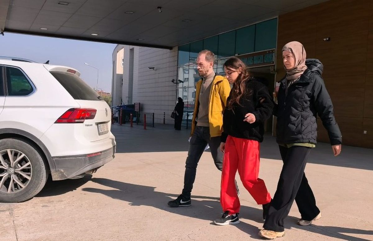 İnegöl'de Aynı Erkek Nedeniyle Çıkan Bıçaklı Kavgada 19 Yaşındaki Genç Kız Tutuklandı