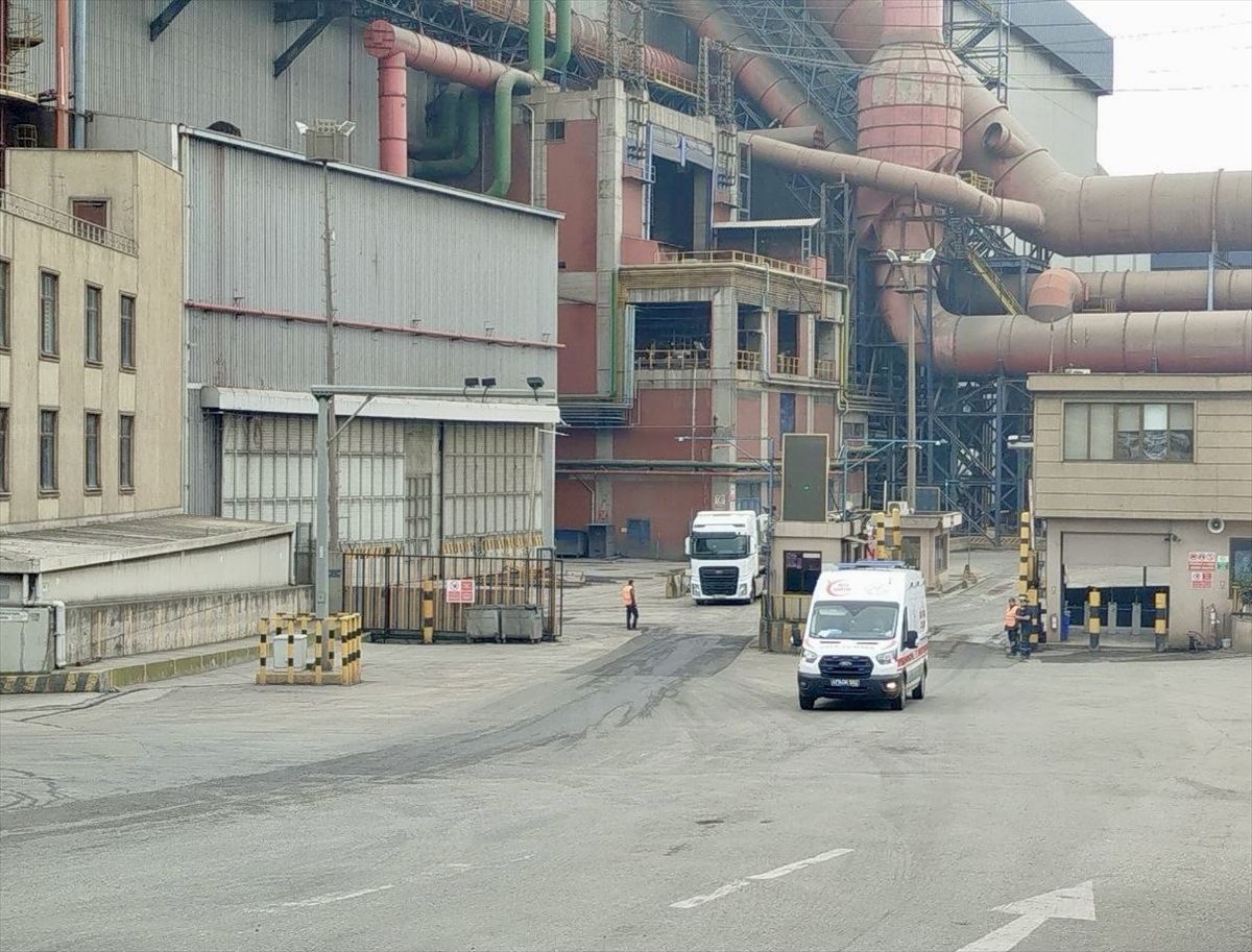 Kocaeli Dilovası'nda Fabrikada Yüksekten Düşen 4 İşçi Hastaneye Kaldırıldı, 2’sinin Durumu Ağır