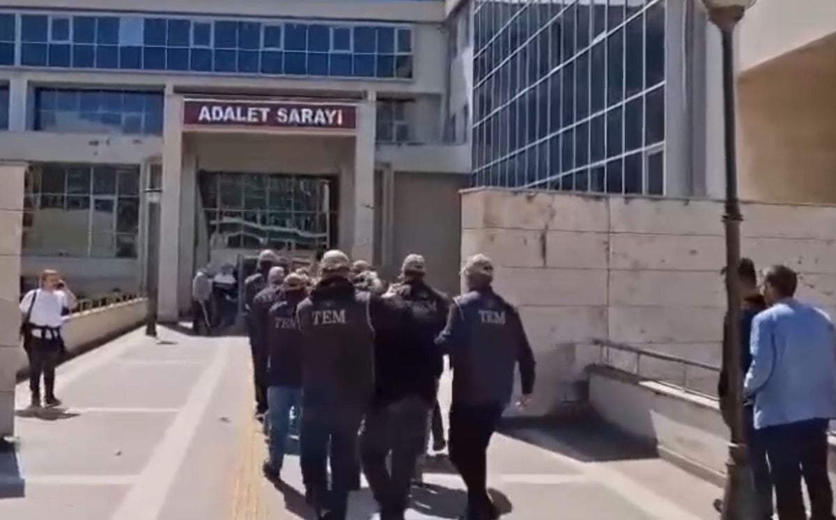 Osmaniye'de DEAŞ Operasyonunda 6 Gözaltından 4'ü Tutuklandı, 2 Yabancı Uyruklu Sınır Dışı Edildi