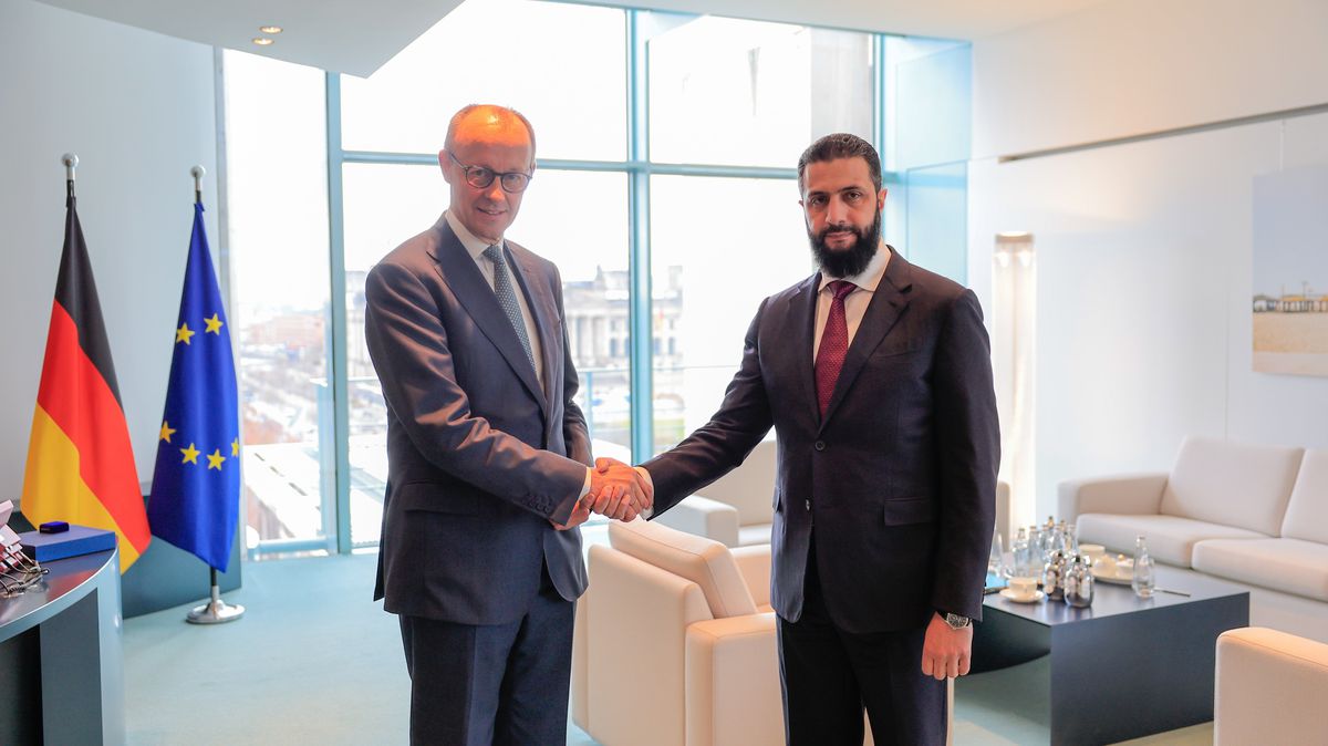 Suriye Cumhurbaşkanı Ahmed Şara, Almanya Başbakanı Merz ile Berlin'de Kritik Görüşme Gerçekleştirdi