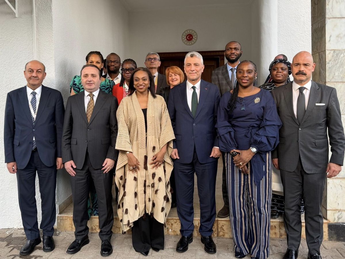 Nijerya ile Ticaret Hacmi 2 Milyar Dolardan Fazla: Bakan Bolat, Kamerun’da Önemli Görüşmelerde Bulundu