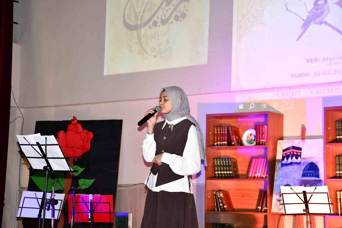 Afyonkarahisar Gençlik Merkezlerinde Milli ve Manevi Değerler Temalı Anlamlı Şiir Dinletileri