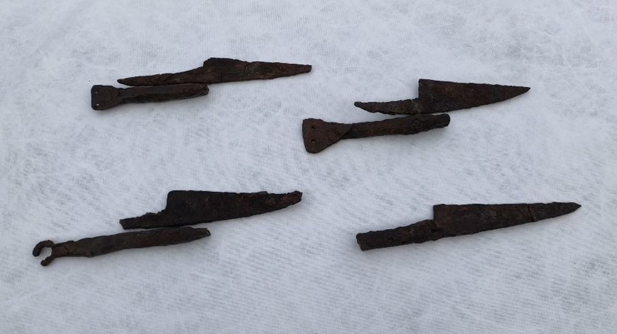 Hadrianopolis Antik Kenti'nde 5. Yüzyıla Ait Nadir Bıçak ve Bileme Taşı Bulundu