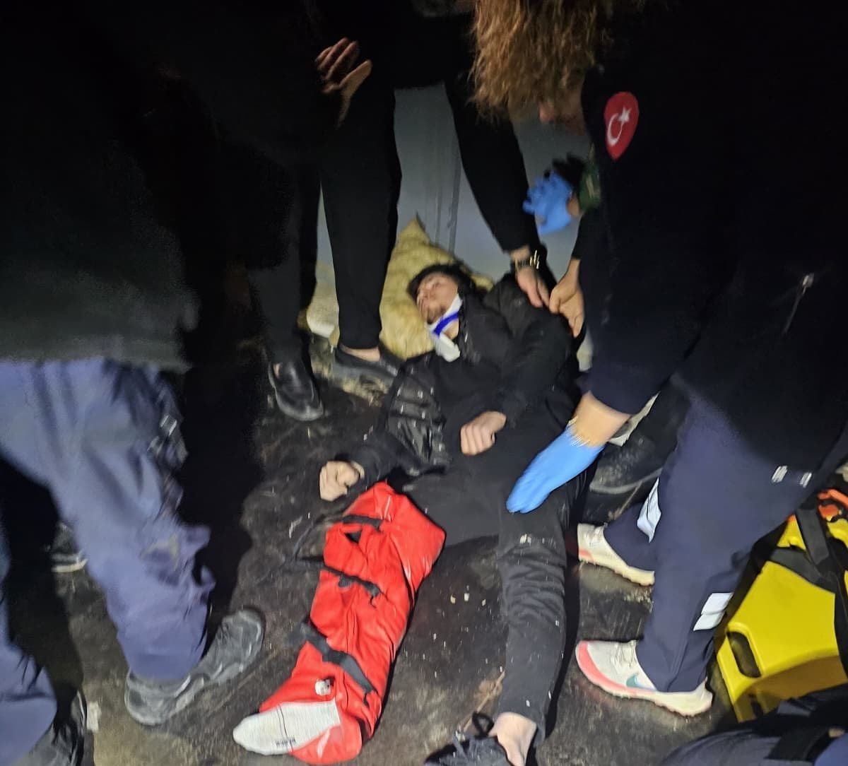 Bursa İnegöl'de Mobilya Fabrikasında 8 Metrelik Asansör Boşluğuna Düşme Faciası: 17 Yaşındaki Genç Ağır Yaralandı