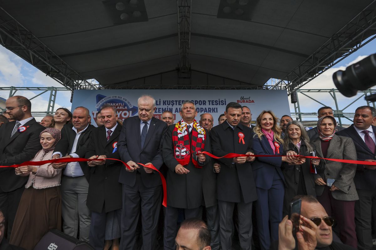 Şişli Kuştepe Spor Tesisi ve Otoparkı Açıldı: Özgür Özel’den Roman Gençlere Destek Mesajı