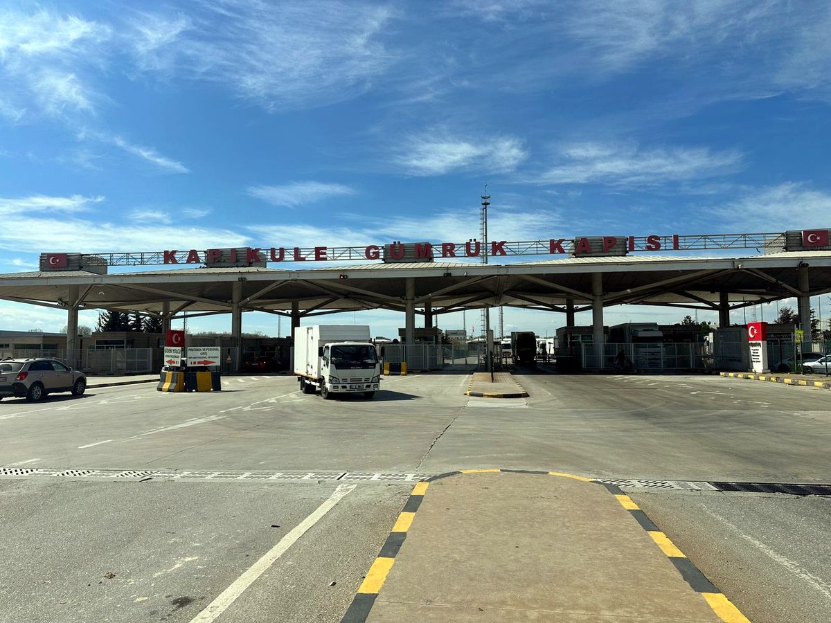 Kapıkule Sınır Kapısı'nda TIR Şoförleri 90 Saatlik Bekleyişle İhracatı Tehdit Ediyor