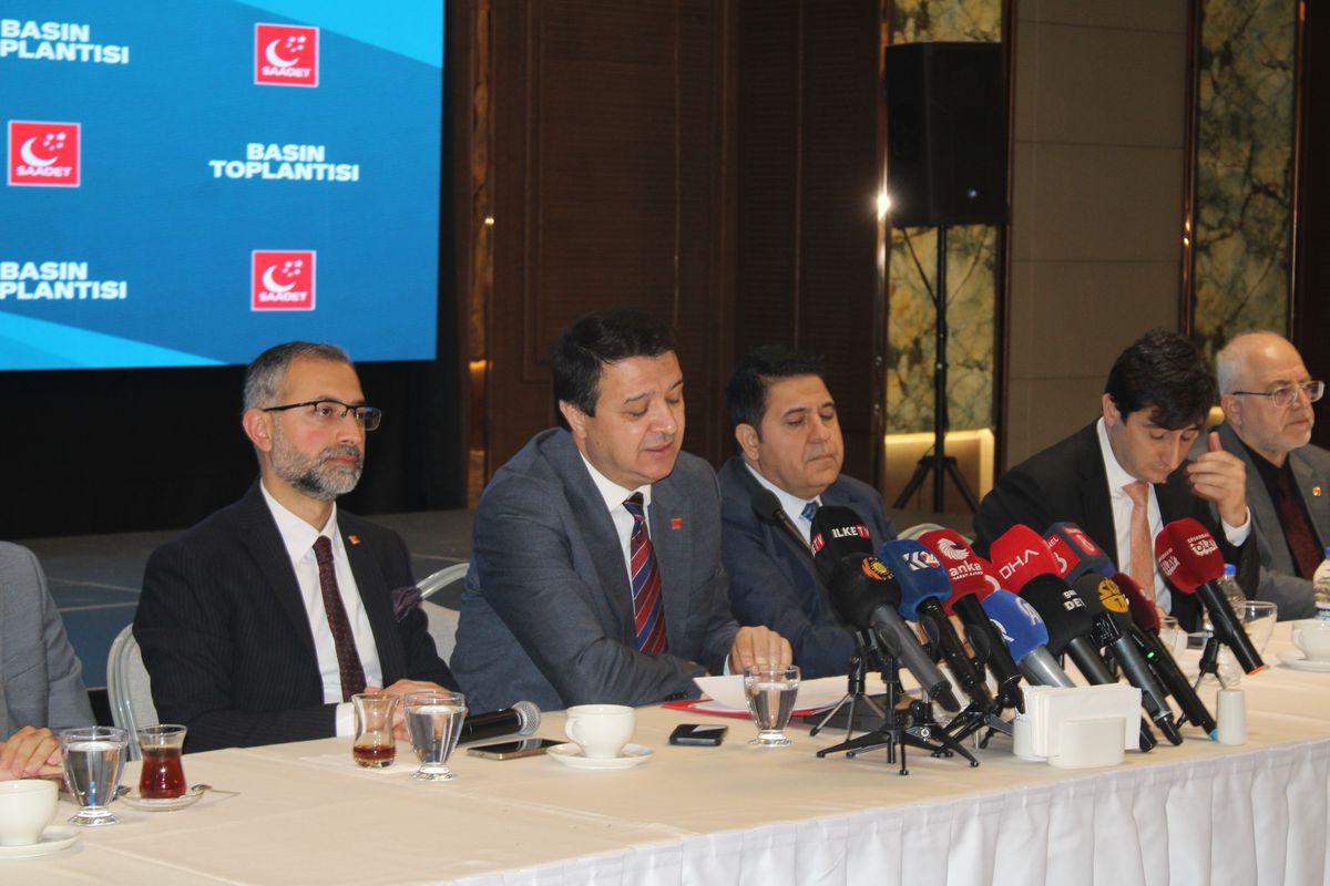 Saadet Partisi Lideri Mahmut Arıkan:  Yaşanabilir Türkiye İçin Terörü Sona Erdirmeliyiz 