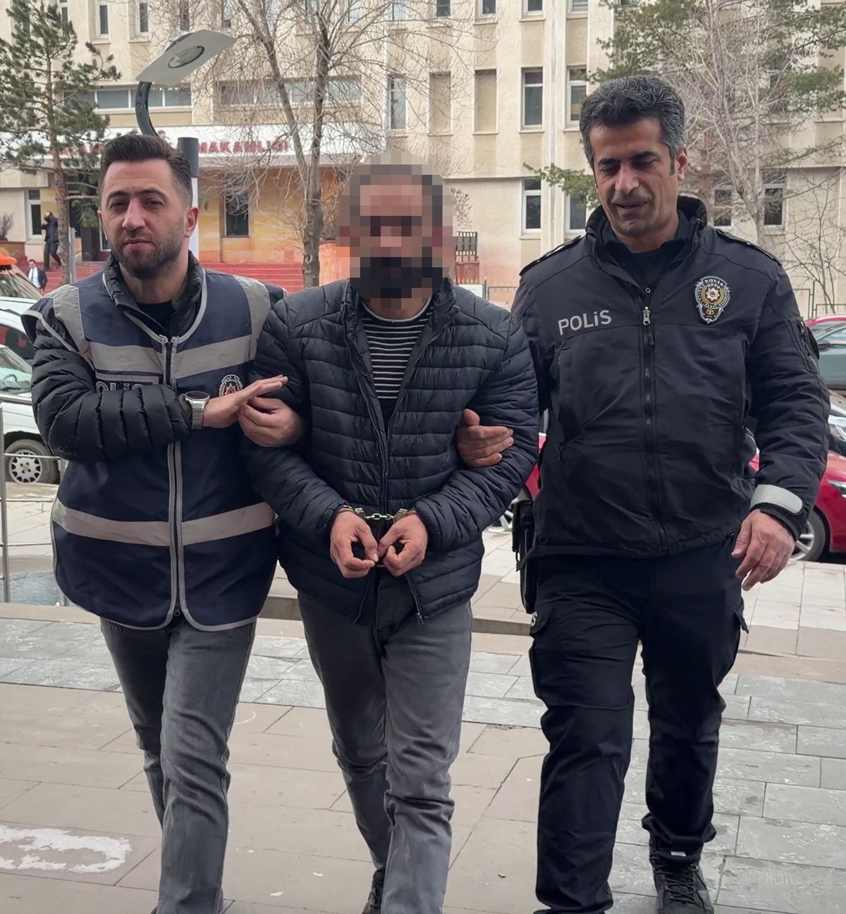 Alkollü Sürücü Erzurum’da Bisikletliye Çarptı: Genç Ağır Yaralı, Sürücü Tutuklandı