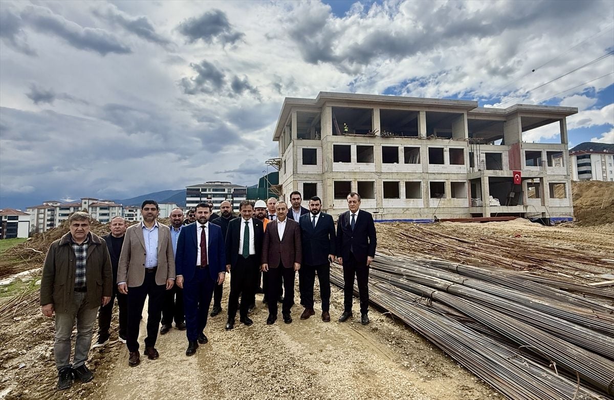 Karabük'te Öğrenci Yurdu ve Eğitim Yatırımları Hızla İlerleiyor: AK Parti Milletvekilleri İncelemelerde Bulundu