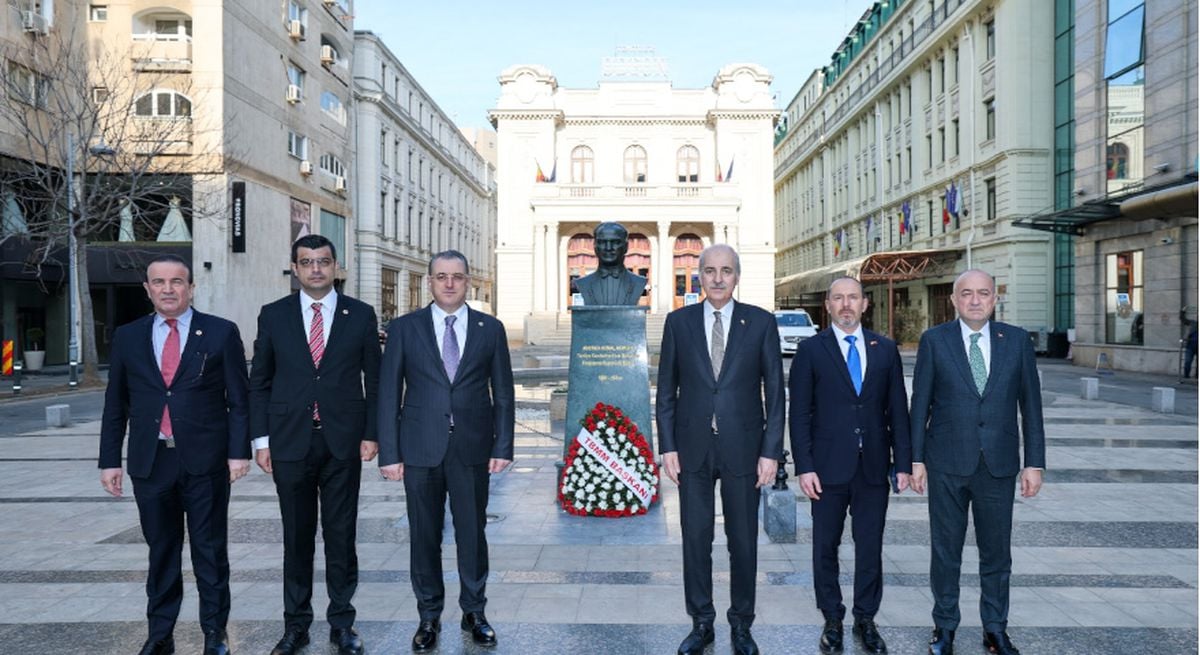 TBMM Başkanı Numan Kurtulmuş, Bükreş'te Atatürk Anıtı’nı Ziyaret Etti