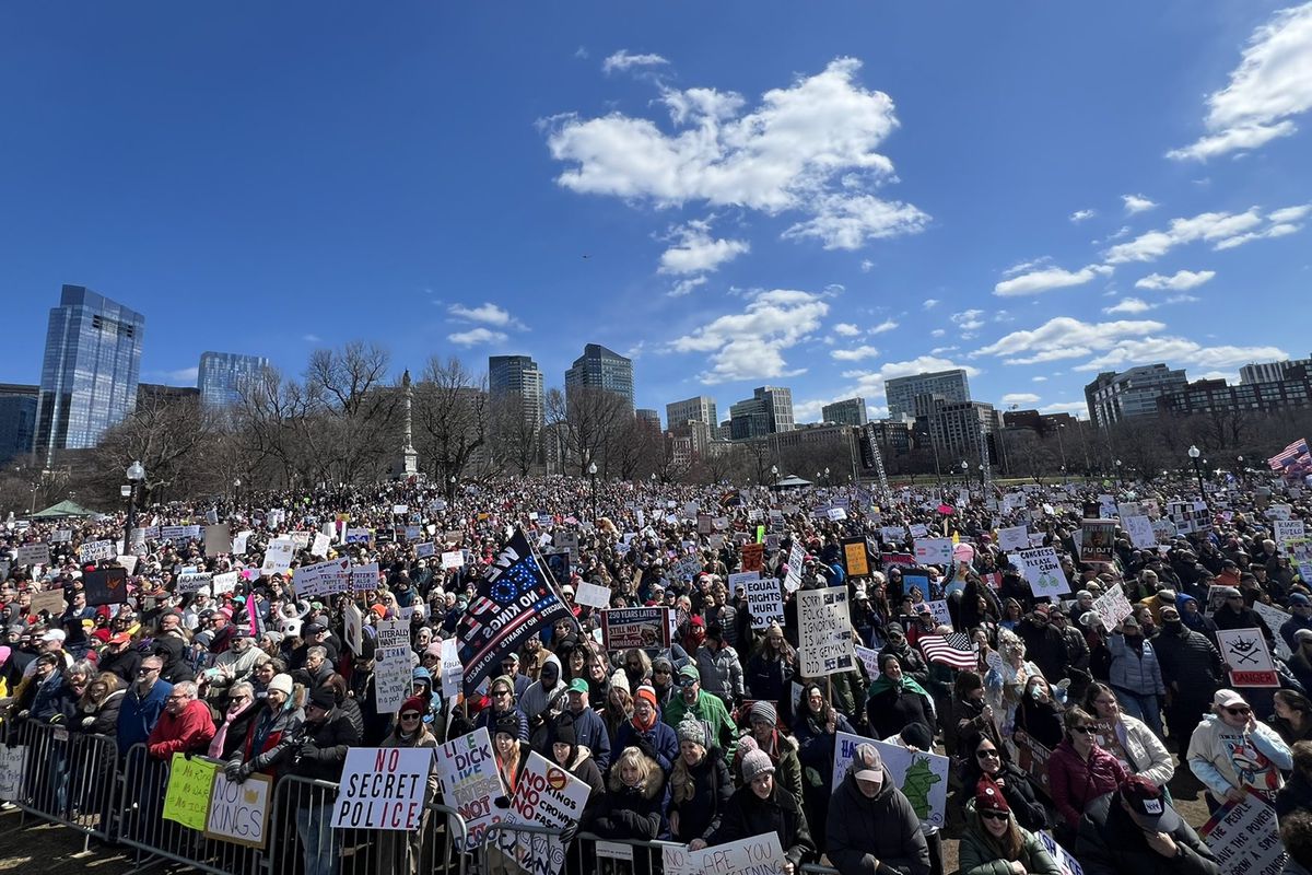 ABD’de Tarihin En Büyük “No Kings” Protestoları: 9 Milyon Kişi Beyaz Saray Önünde Alanlara Aktı