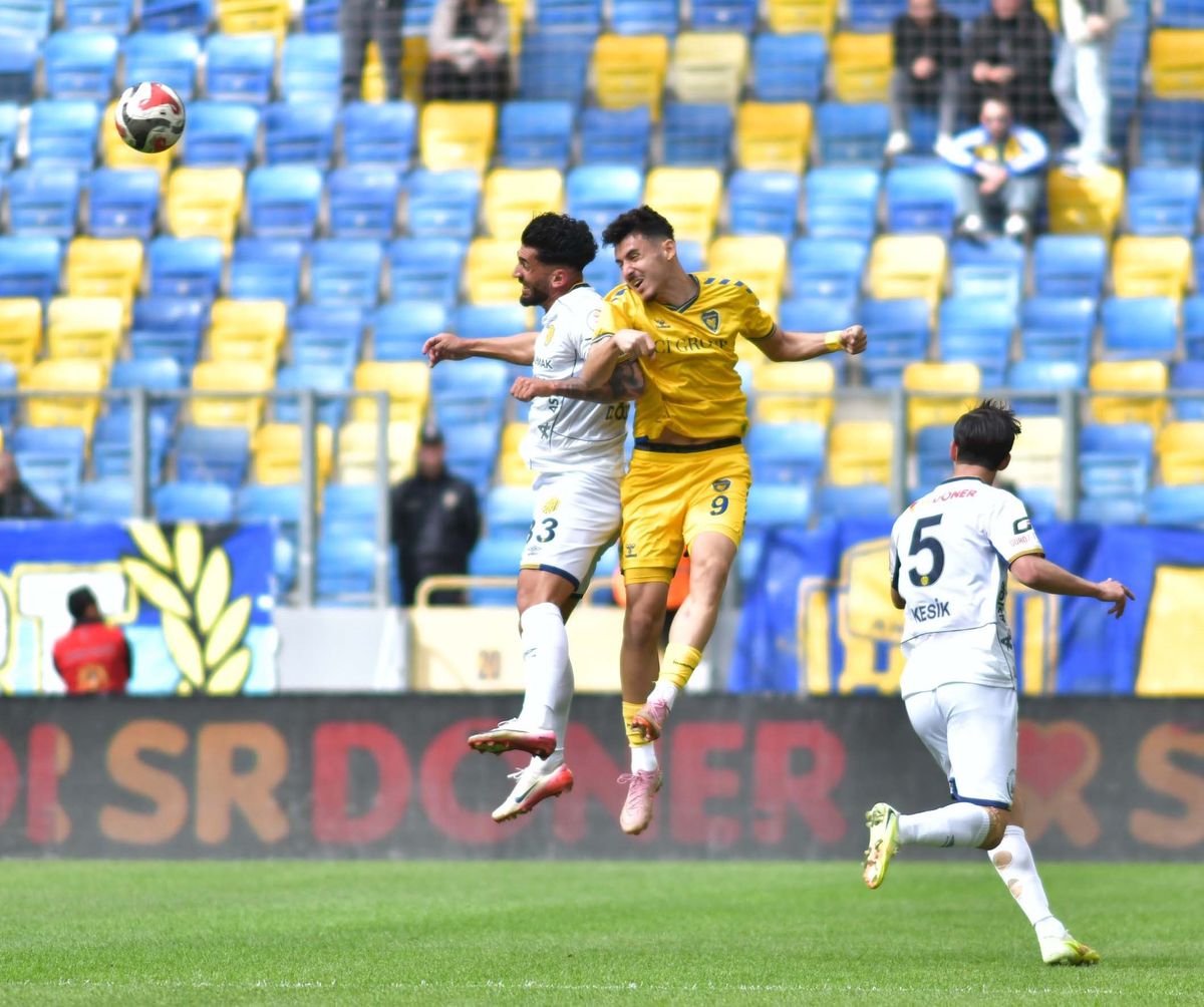 TFF 2. Lig’de Bucaspor 1928 Küme Düşme Tehlikesiyle Karşı Karşıya: 13 Haftadır Galibiyet Yok