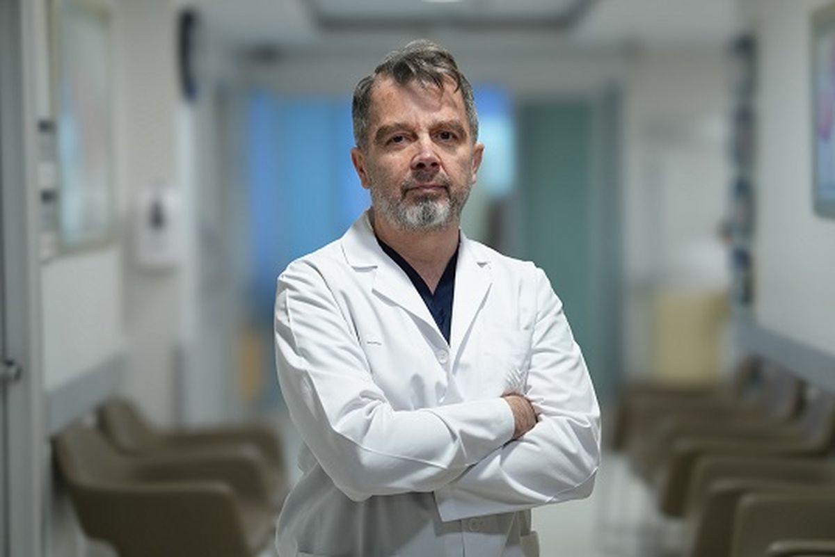 Varikosel Nedir? Ağrı ve Kısırlığa Yol Açan Testis Toplardamar Sorununda Cerrahi Tedavi Yöntemleri